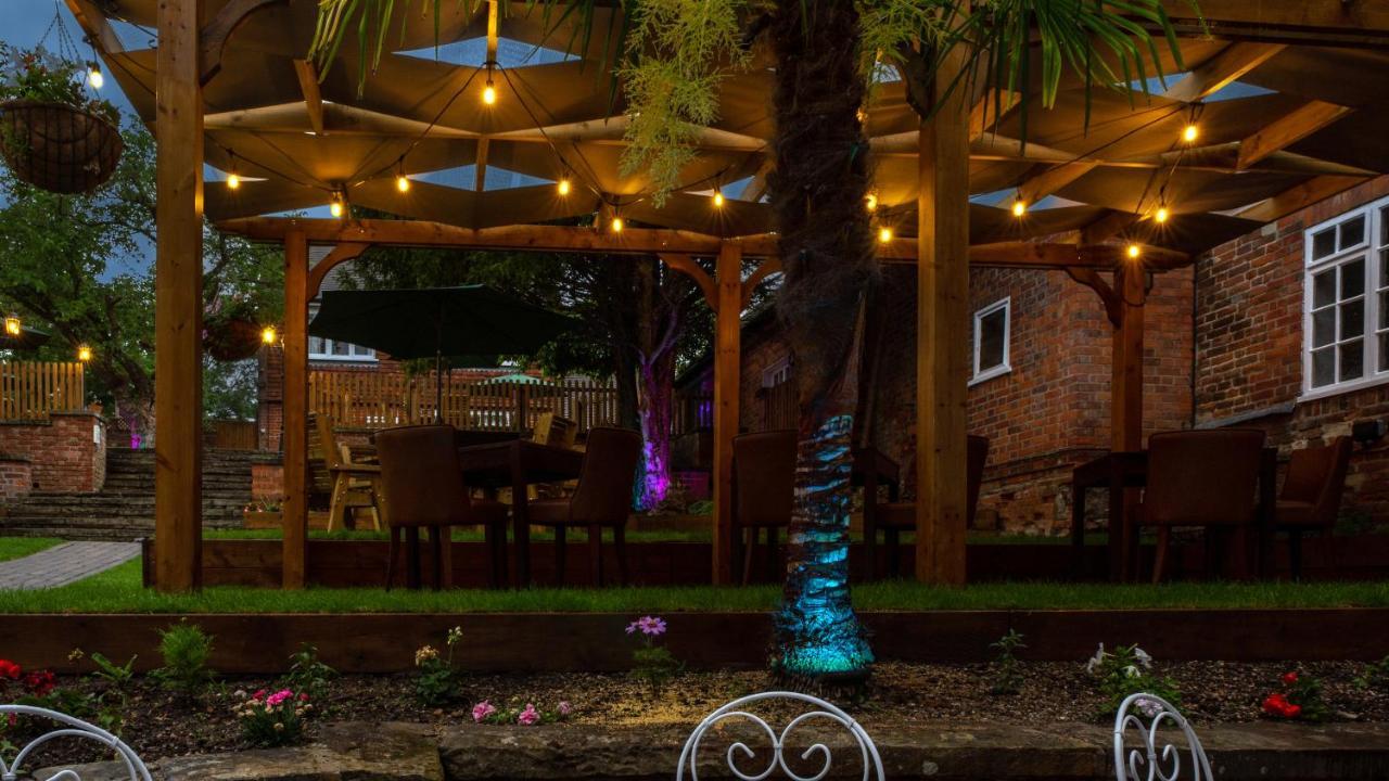 The Chequers Hotel นิวเบอรี ภายนอก รูปภาพ